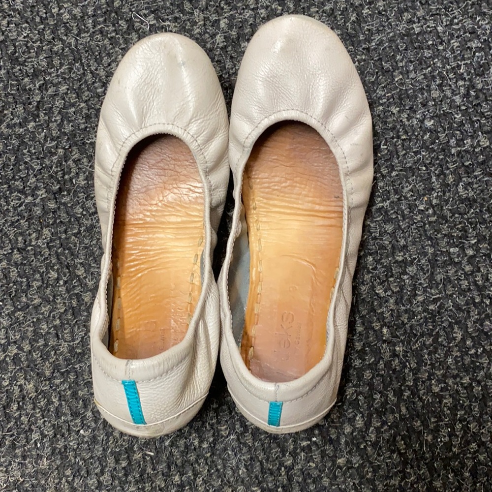 Taupe Tieks